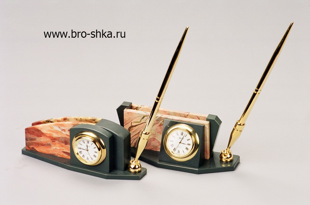 Desk set with clock